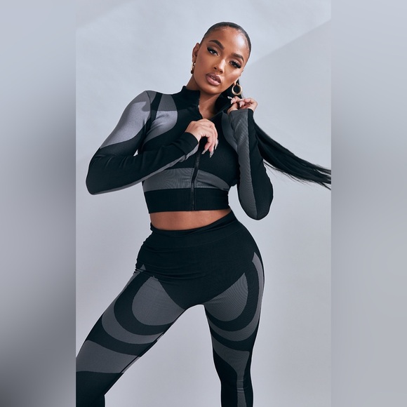 PrettyLittleThing Tops - Pretty Little Thing Shape Black Branded Contour Zip Long Sleeve Gym Top